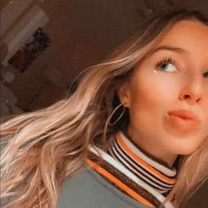 Meet your Posher, Emma